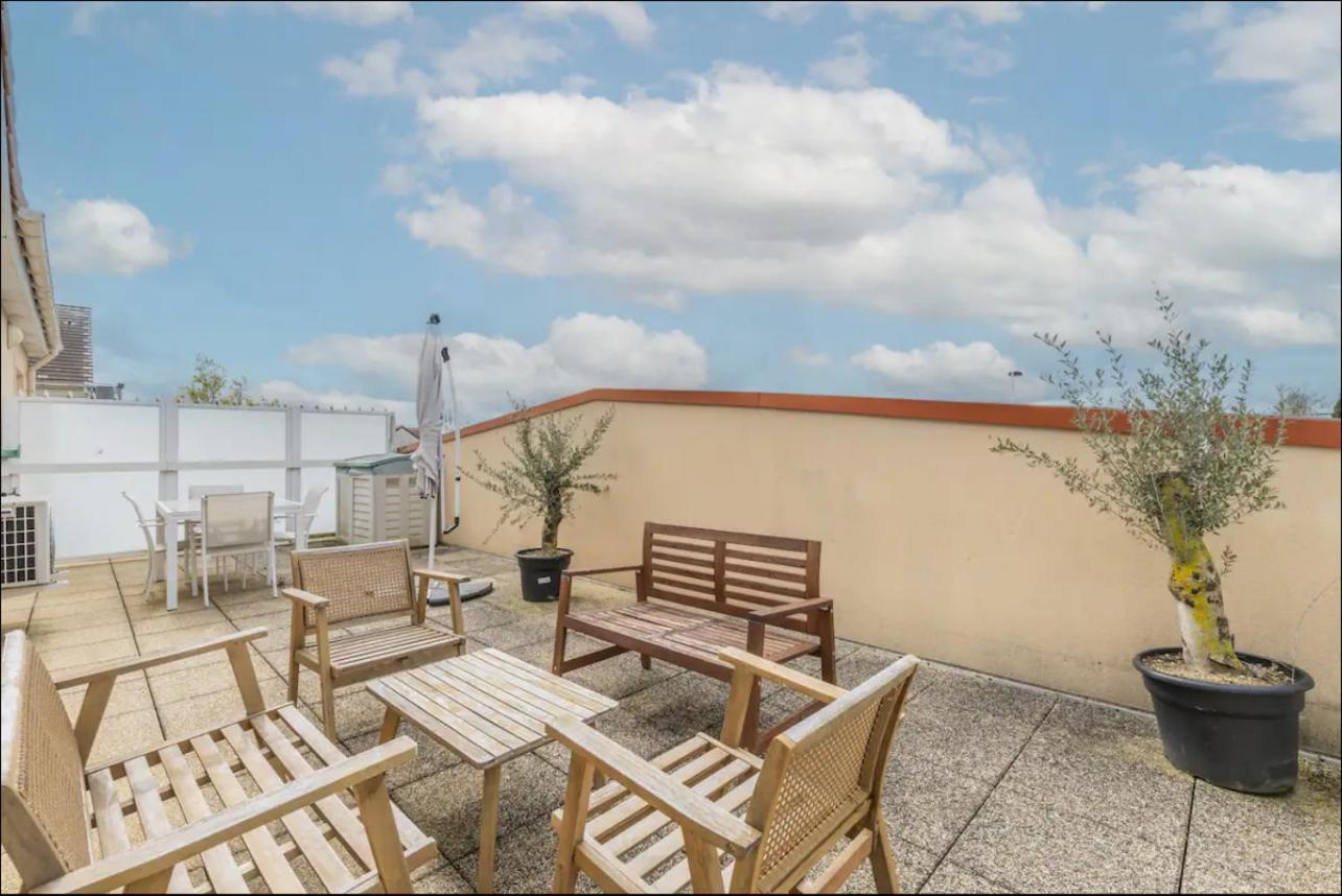 Appartement 2 Pieces De 44M² En Centre Ville Magny-les-Hameaux Exterior photo